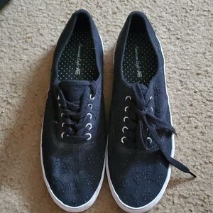 Never worn American eagle sneakers